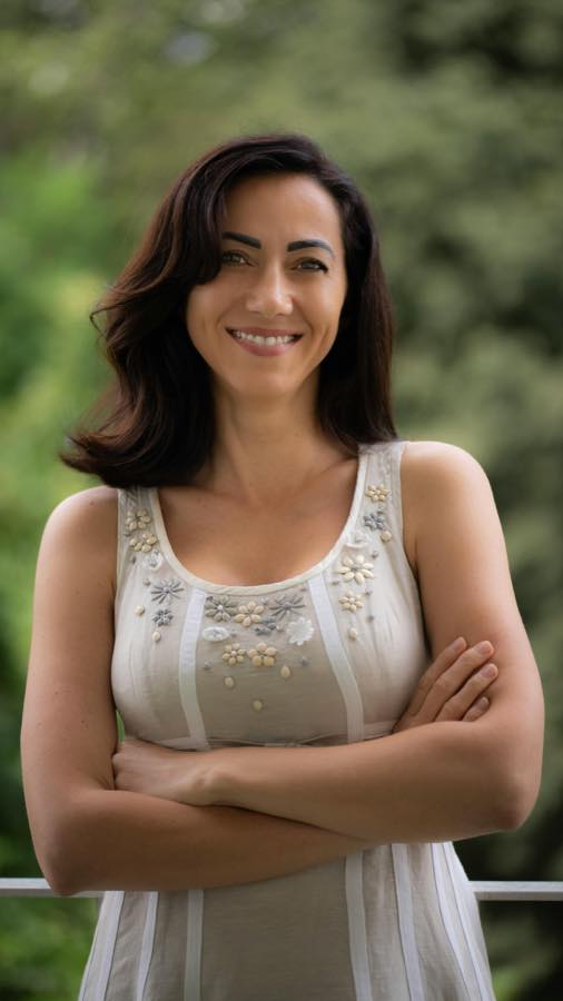Stilvolle reife Frau als Symbol fuer ein ruhiges erstes Sugar Mommy Date